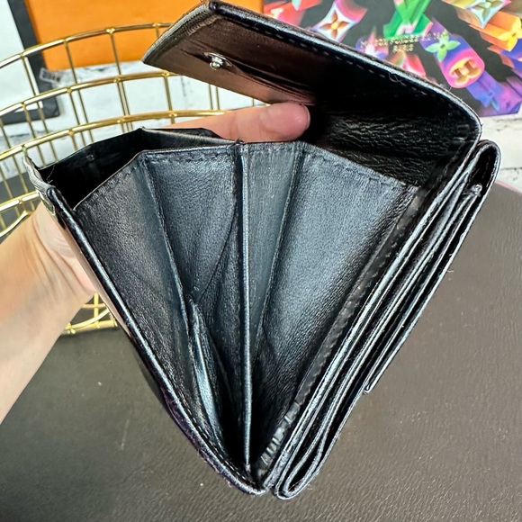 Chanel black patent leather bifold wallet - Picture 12 of 16